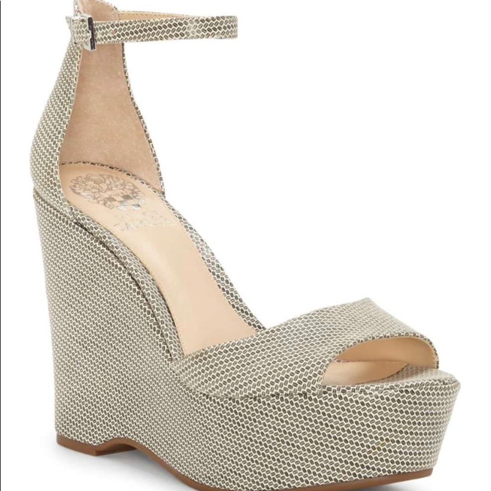 🔥 Vince Camuto Platform Edges